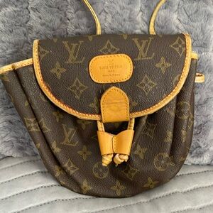 Vintage 1970s Louis Vuitton-Paris, made in France.